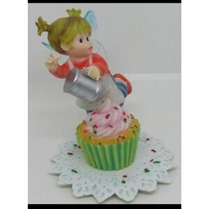 Enesco My Little Kitchen Fairies Frisky Christmas Cupcake Fairie Figurine